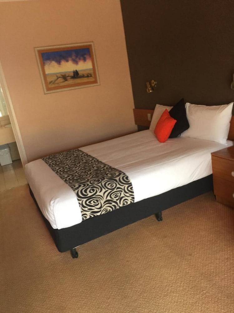 Philadelphia Motor Inn Эчука Экстерьер фото
